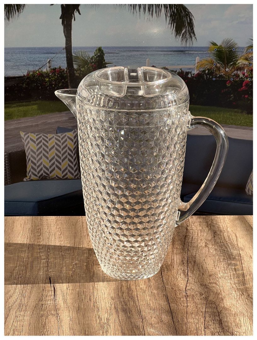 2.5 Quarts Water Pitcher with Lid, Diamond Cut Unbreakable Plastic Pitcher, Drink Pitcher, Juice Pitcher with Spout BPA Free